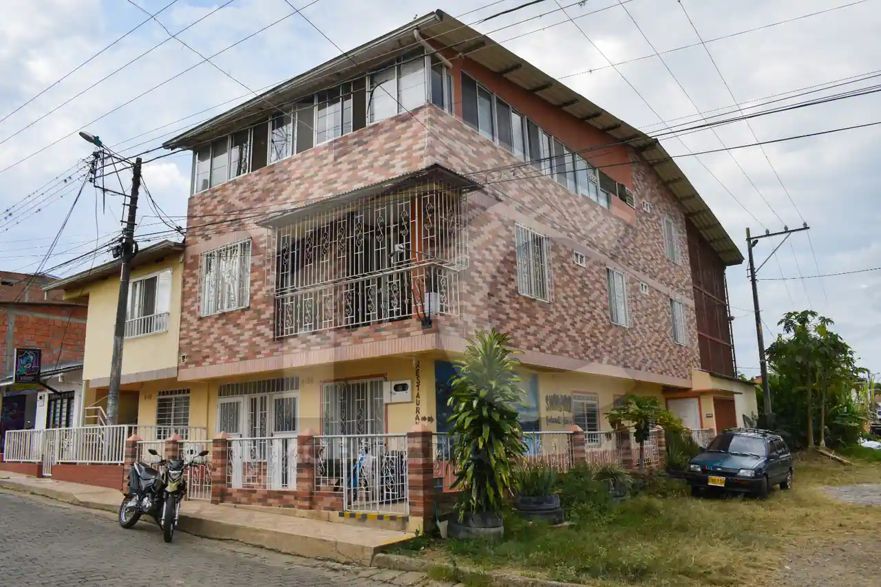 Casa de 2 viviendas en el Canadá Calima Darién